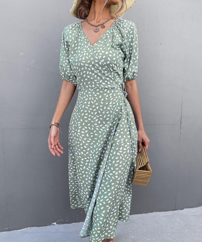Robe midi élégante à imprimé léopard avec col en V