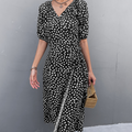 Robe midi élégante à imprimé léopard avec col en V