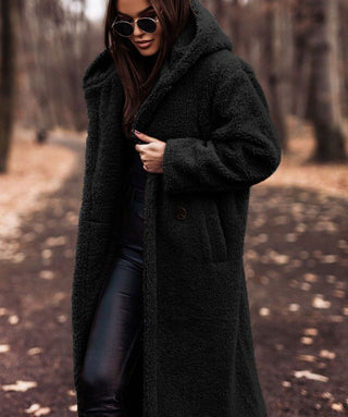 Manteau d’Hiver Féminin – Capuche en Fausse Fourrure & Chaleur Élégante