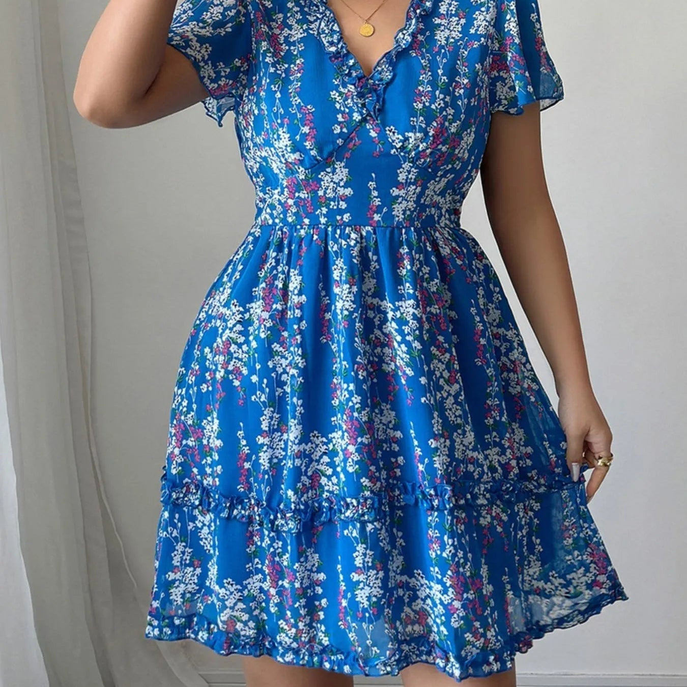 Robe Fleurie Courte à Décolleté V Croisé