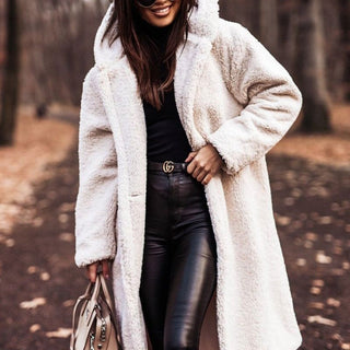 Manteau d’Hiver Féminin – Capuche en Fausse Fourrure & Chaleur Élégante