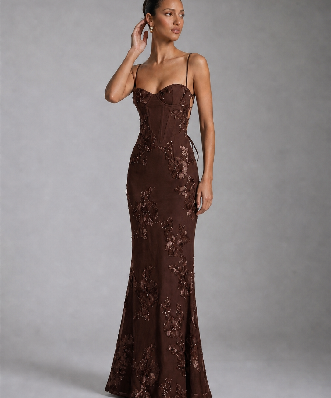 Robe Maxi Ajustée en Dentelle - Silhouette Élégante et Raffinée