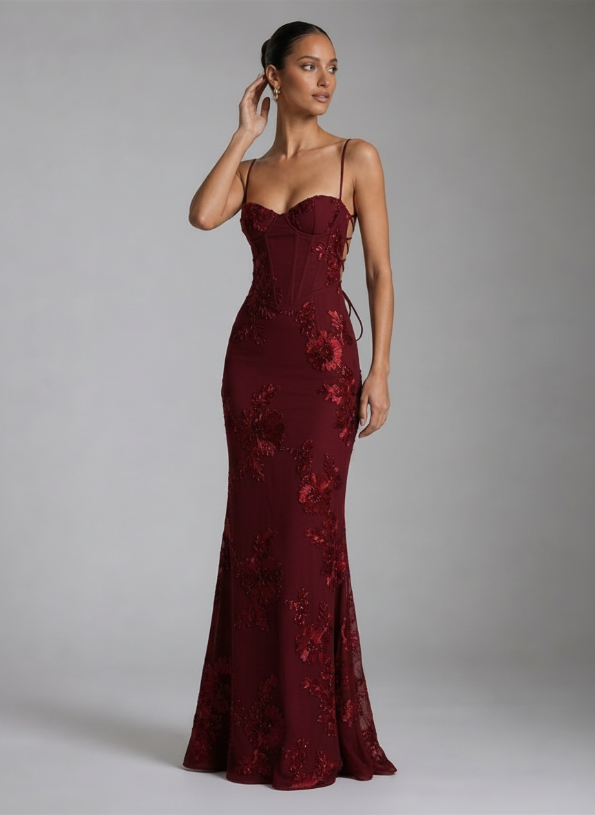 Robe Maxi Ajustée en Dentelle - Silhouette Élégante et Raffinée
