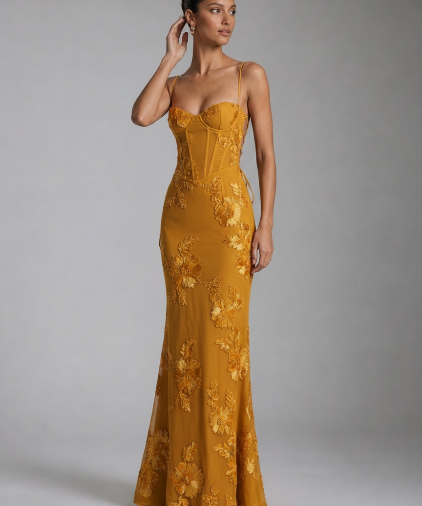 Robe Maxi Ajustée en Dentelle - Silhouette Élégante et Raffinée