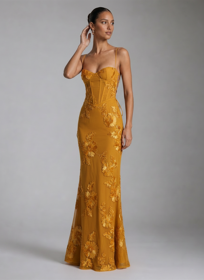 Robe Maxi Ajustée en Dentelle - Silhouette Élégante et Raffinée