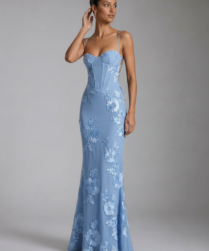 Robe Maxi Ajustée en Dentelle - Silhouette Élégante et Raffinée