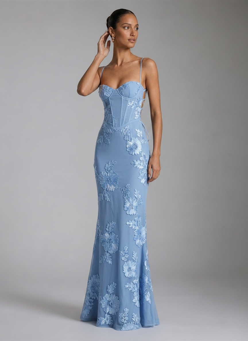Robe Maxi Ajustée en Dentelle - Silhouette Élégante et Raffinée