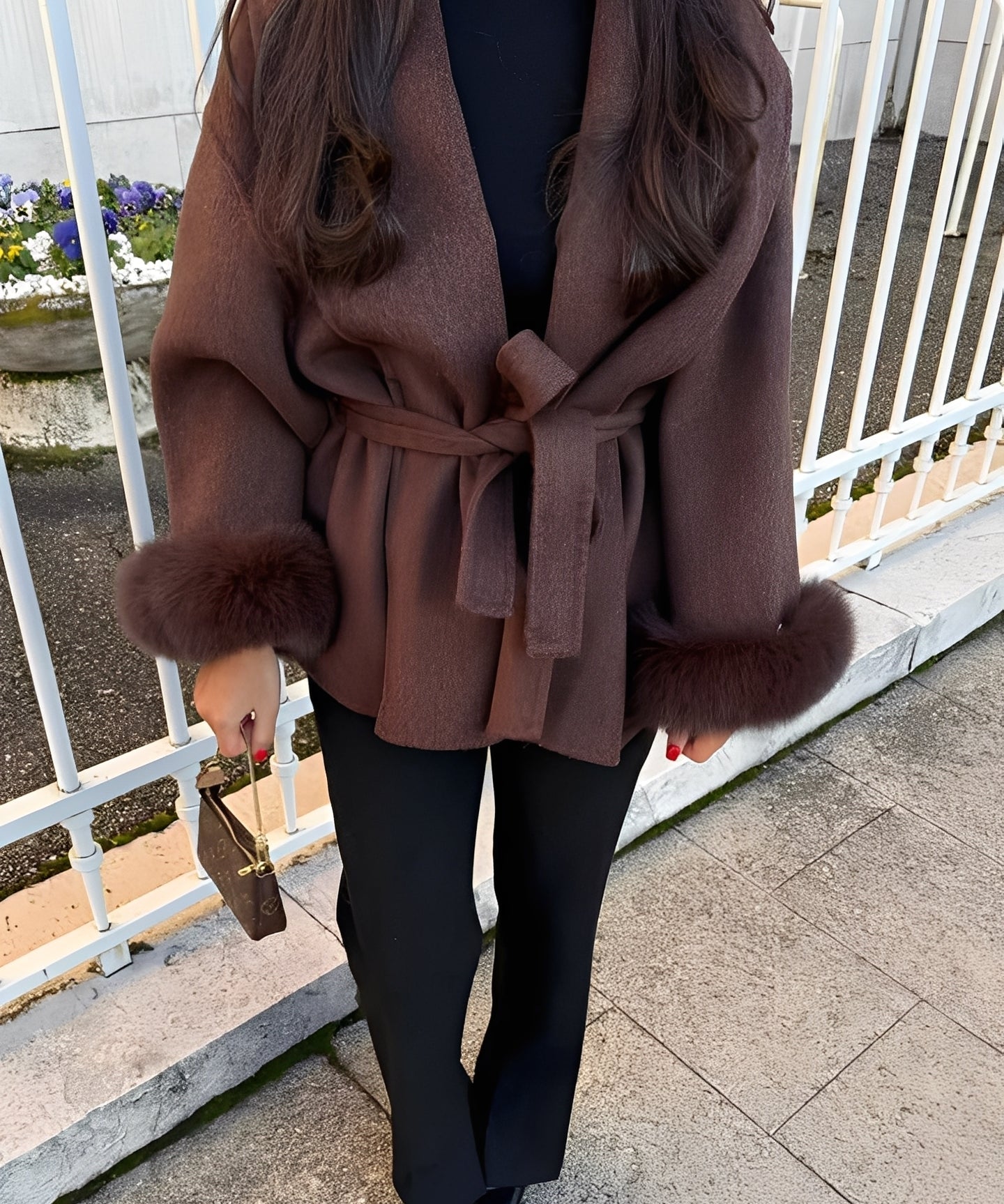 Manteau Long Élégant avec Fourrure Féminine