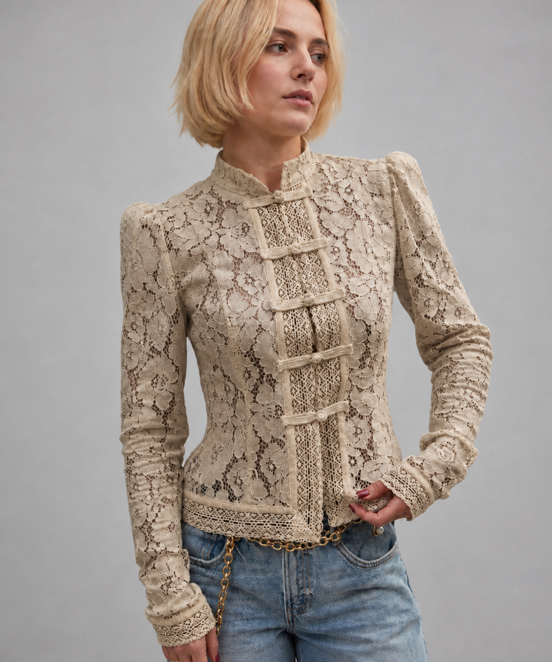 Blouse en Dentelle Découpée - Élégante Manches Stylées