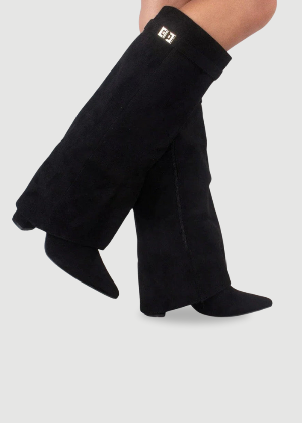 Bottes Élégantes en Suède avec Accents Dorés