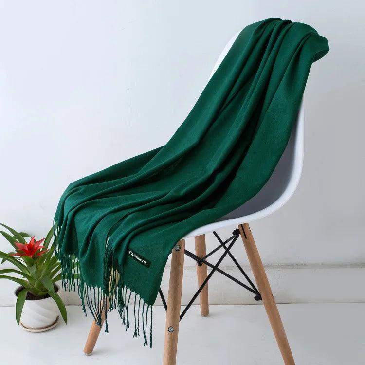 Écharpe en cachemire chaude et luxueuse avec détails frangés