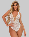 Lingerie en dentelle élégante avec détails ouverts et coupe séduisante