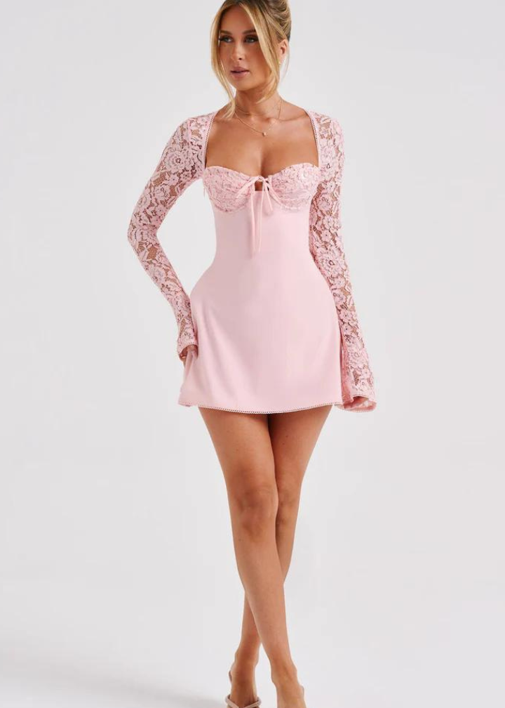 Robe Mini Féminine Élégante – Style Chic & Moderne