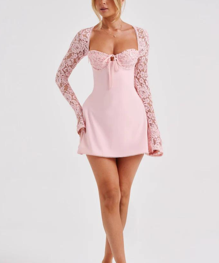 Robe Mini Féminine Élégante – Style Chic & Moderne