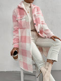 Manteau long femme en sherpa à carreaux au style moderne