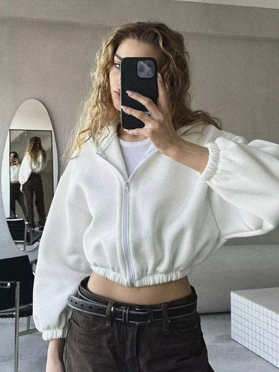 Sweat à Capuche Court Femme au Style Moderne