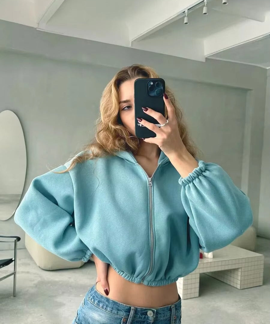 Sweat à Capuche Court Femme au Style Moderne