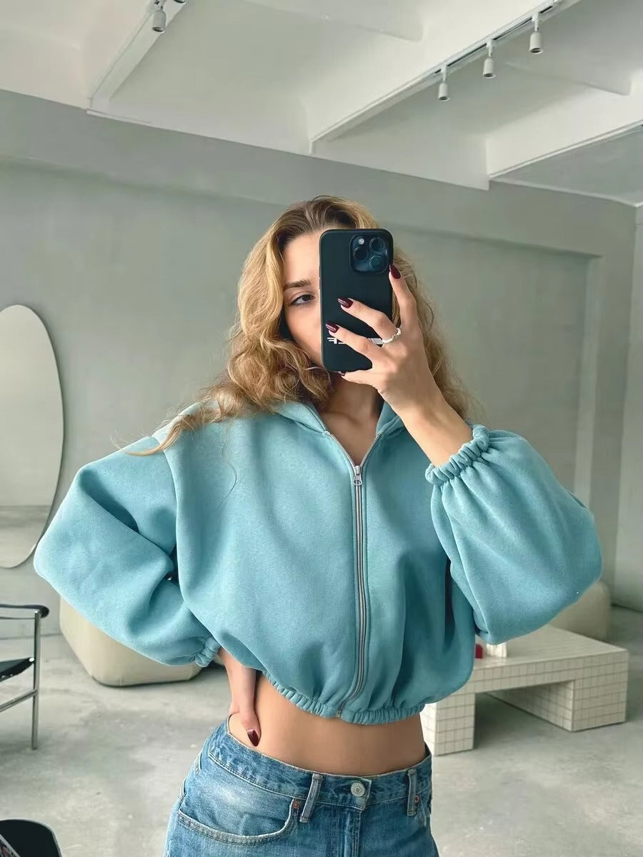 Sweat à Capuche Court Femme au Style Moderne
