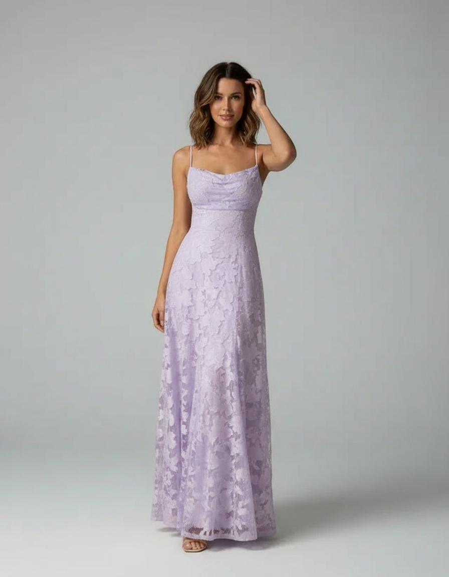 Robe Longue en Dentelle Col Carré - Élégante Silhouette Raffinée