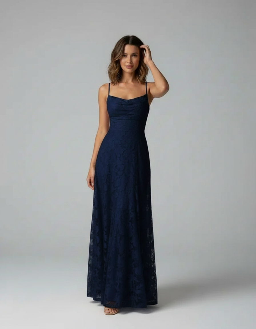 Robe Longue en Dentelle Col Carré - Élégante Silhouette Raffinée