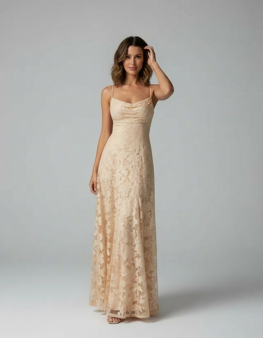 Robe Longue en Dentelle Col Carré - Élégante Silhouette Raffinée