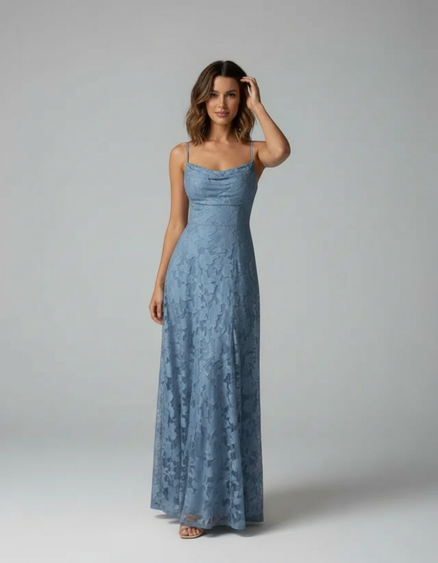 Robe Longue en Dentelle Col Carré - Élégante Silhouette Raffinée