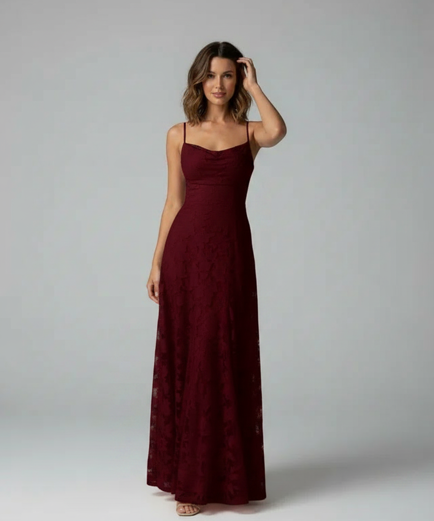 Robe Longue en Dentelle Col Carré - Élégante Silhouette Raffinée
