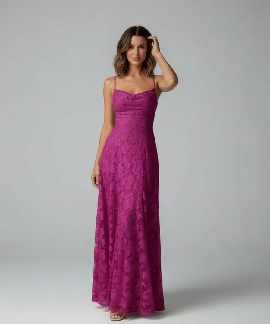 Robe Longue en Dentelle Col Carré - Élégante Silhouette Raffinée