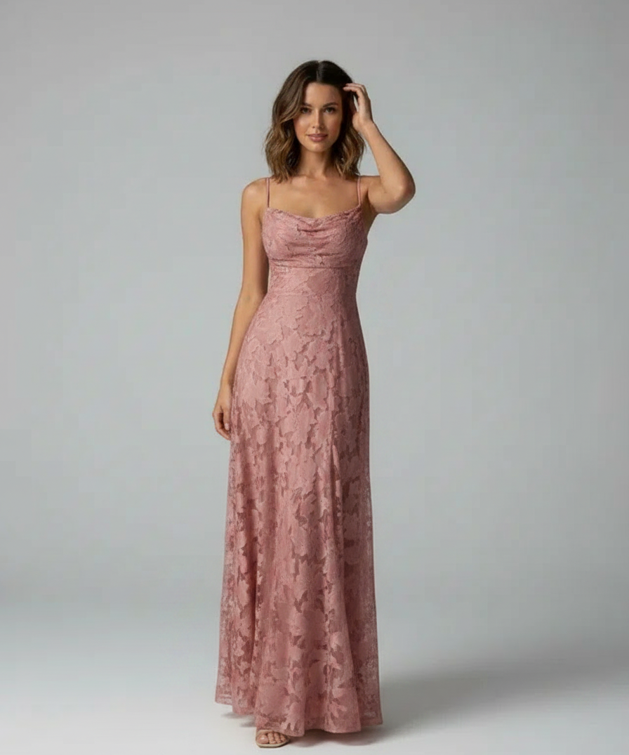 Robe Longue en Dentelle Col Carré - Élégante Silhouette Raffinée