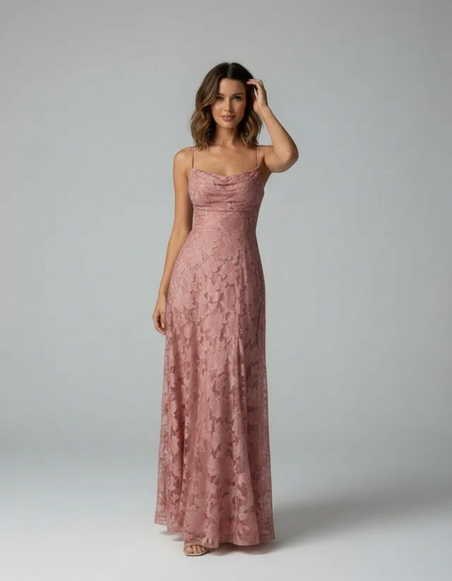 Robe Longue en Dentelle Col Carré - Élégante Silhouette Raffinée