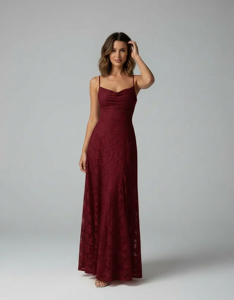 Robe Longue en Dentelle Col Carré - Élégante Silhouette Raffinée