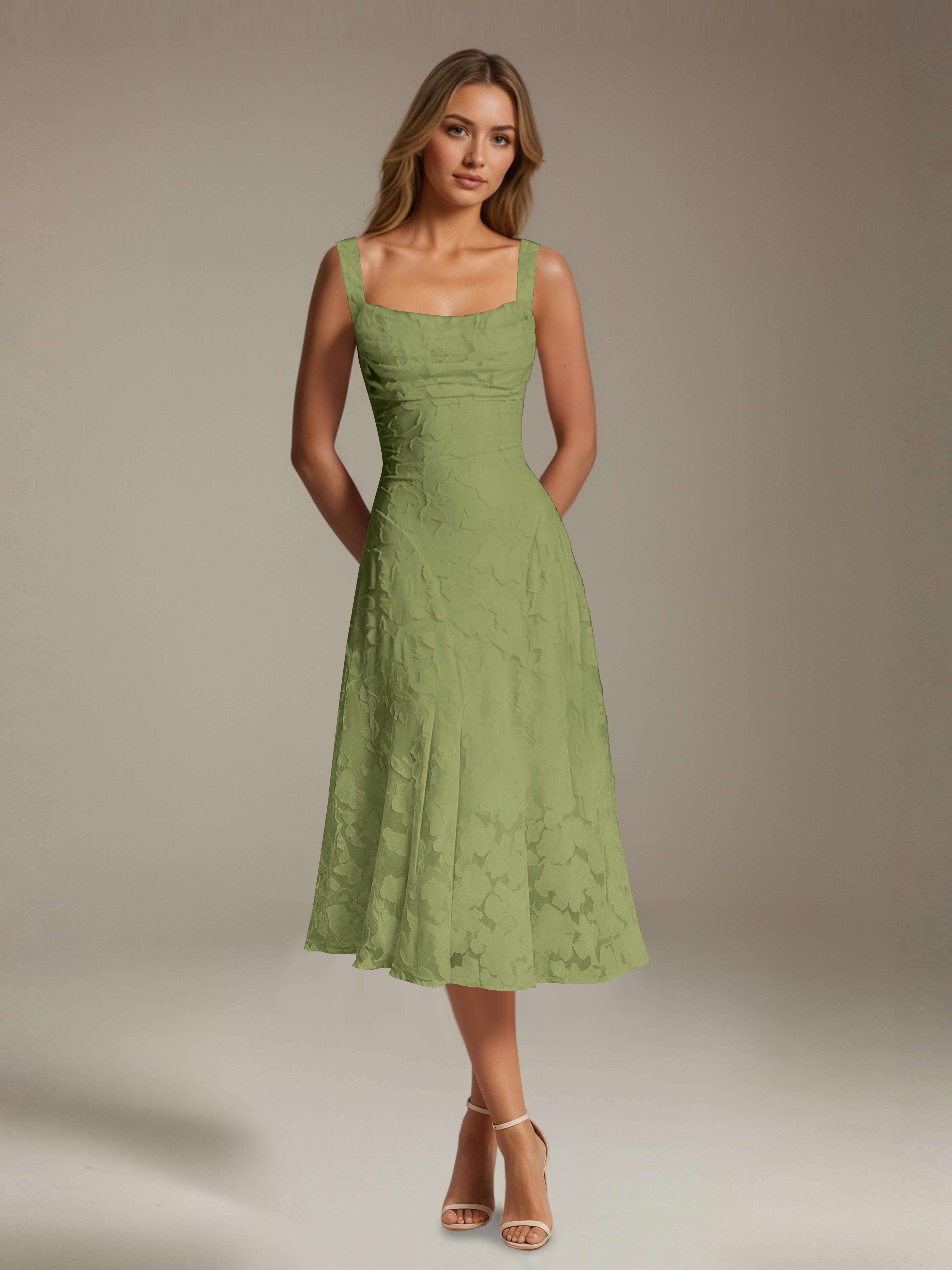 Robe Longue en Dentelle Col Carré - Élégante Silhouette Raffinée