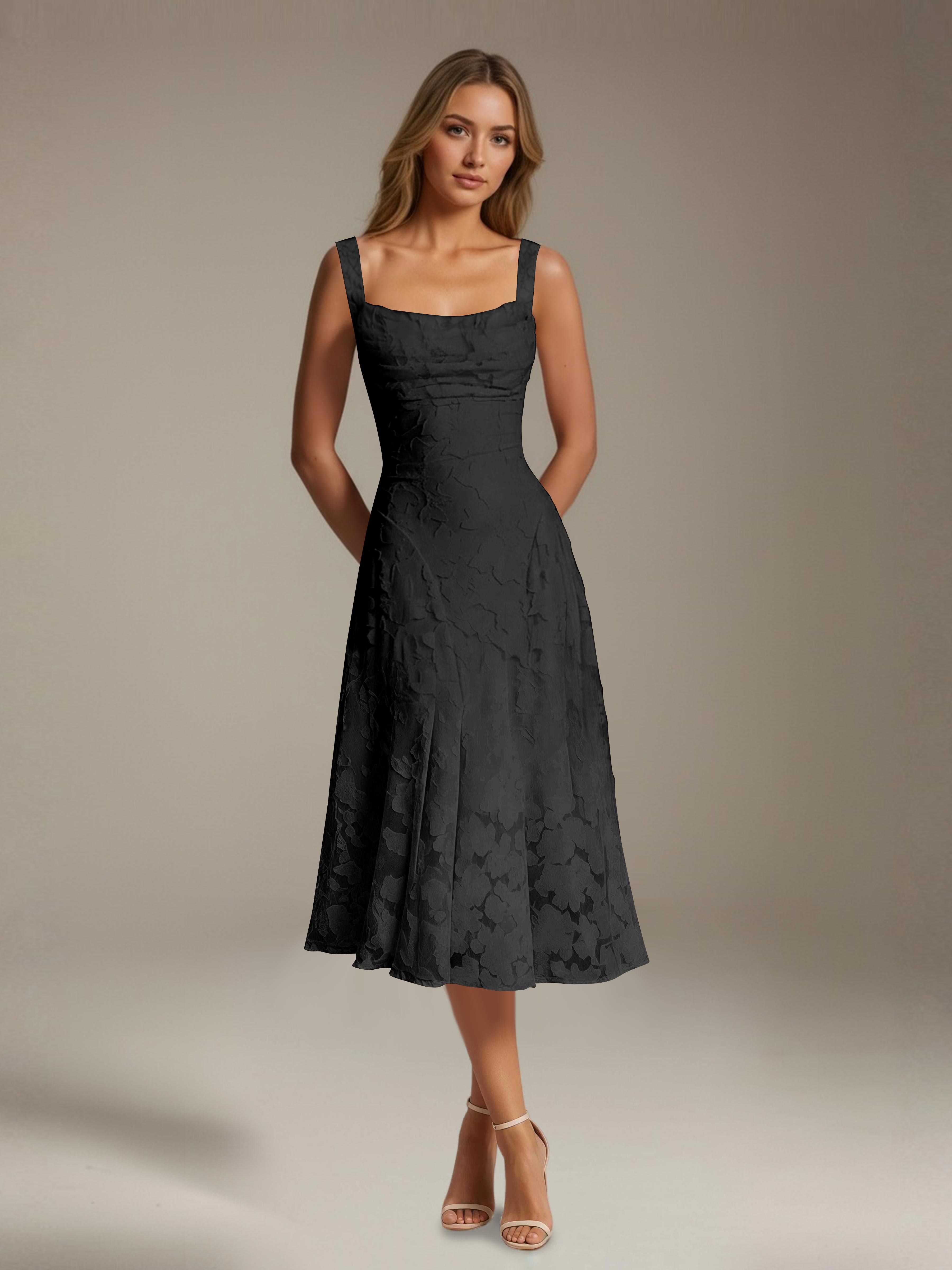 Robe Longue en Dentelle Col Carré - Élégante Silhouette Raffinée