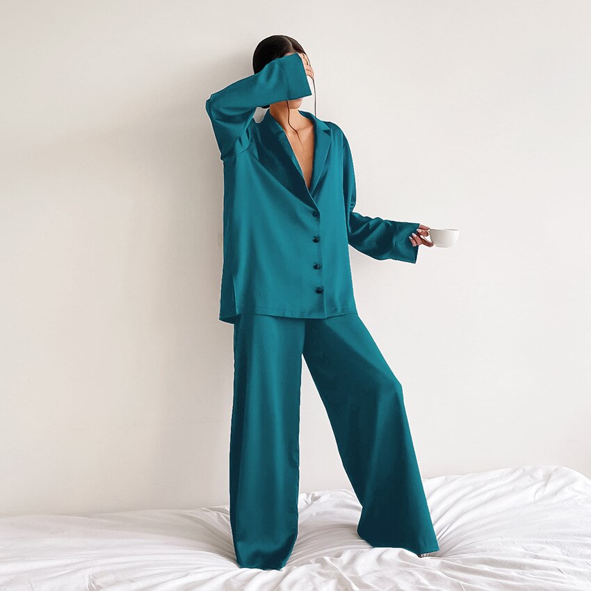 Pyjama satin boutonné ample