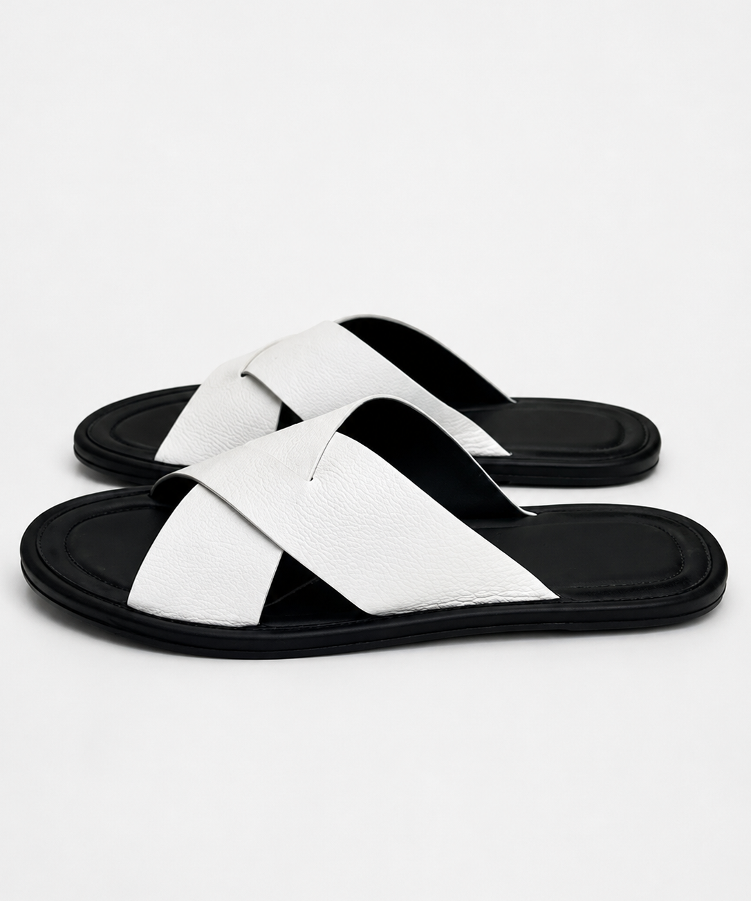 Sandales Plates en Cuir Véritable – Brides Croisées, Enfiler, Pour le Quotidien Estival