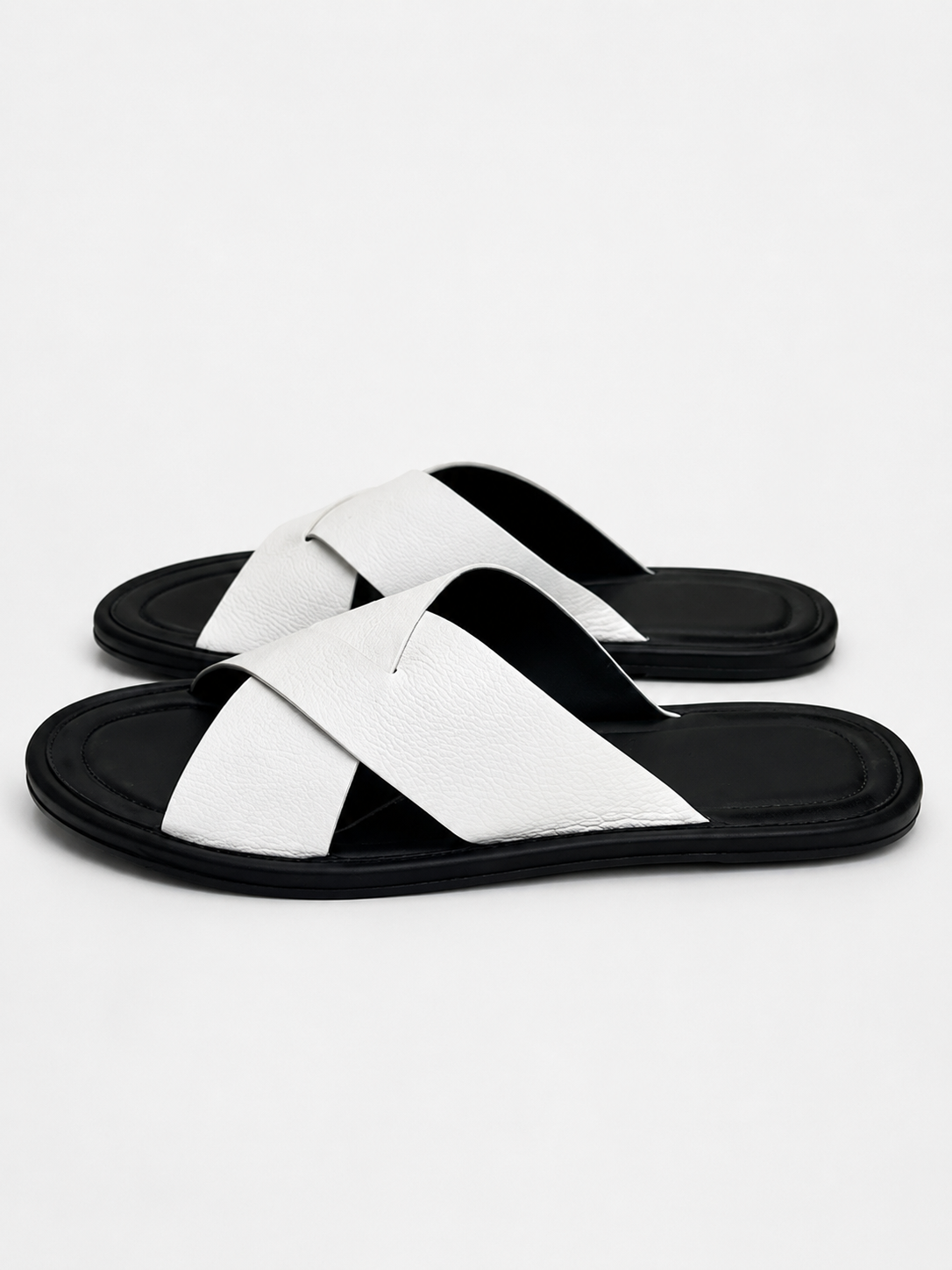 Sandales Plates en Cuir Véritable – Brides Croisées, Enfiler, Pour le Quotidien Estival