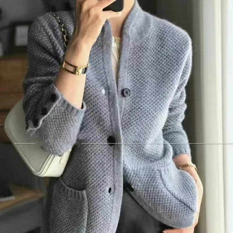 Cardigan élégant à col ouvert et finition douce
