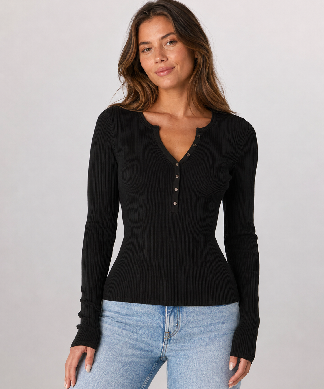 Pull femme côtelé – Col Henley boutonné, coupe ajustée, style quotidien