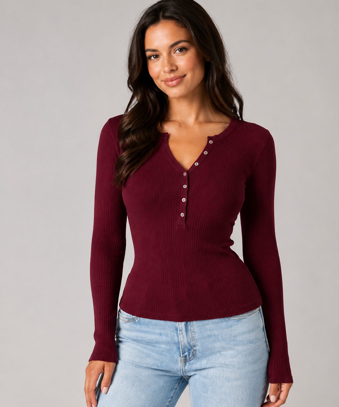 Pull femme côtelé – Col Henley boutonné, coupe ajustée, style quotidien