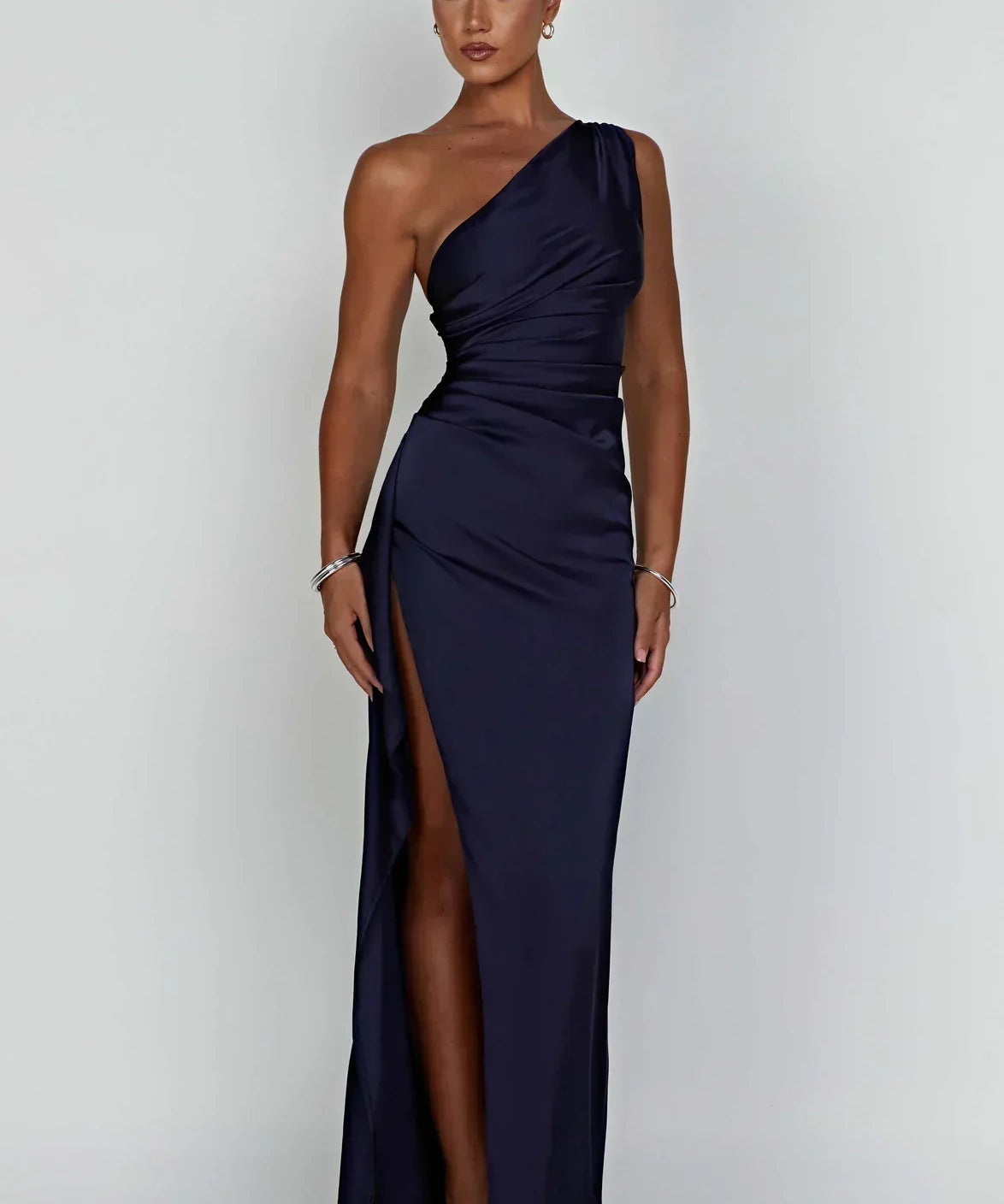 Robe Satinée Asymétrique