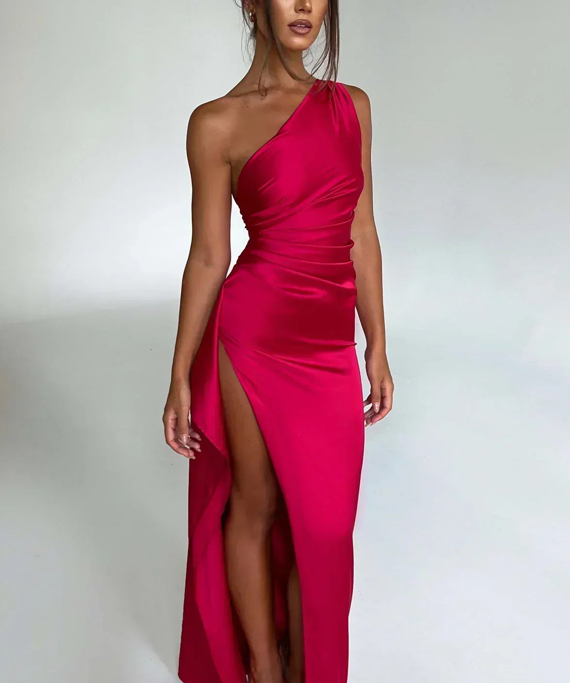 Robe Satinée Asymétrique