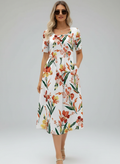 Robe d’été imprimée manches courtes fluide et chic