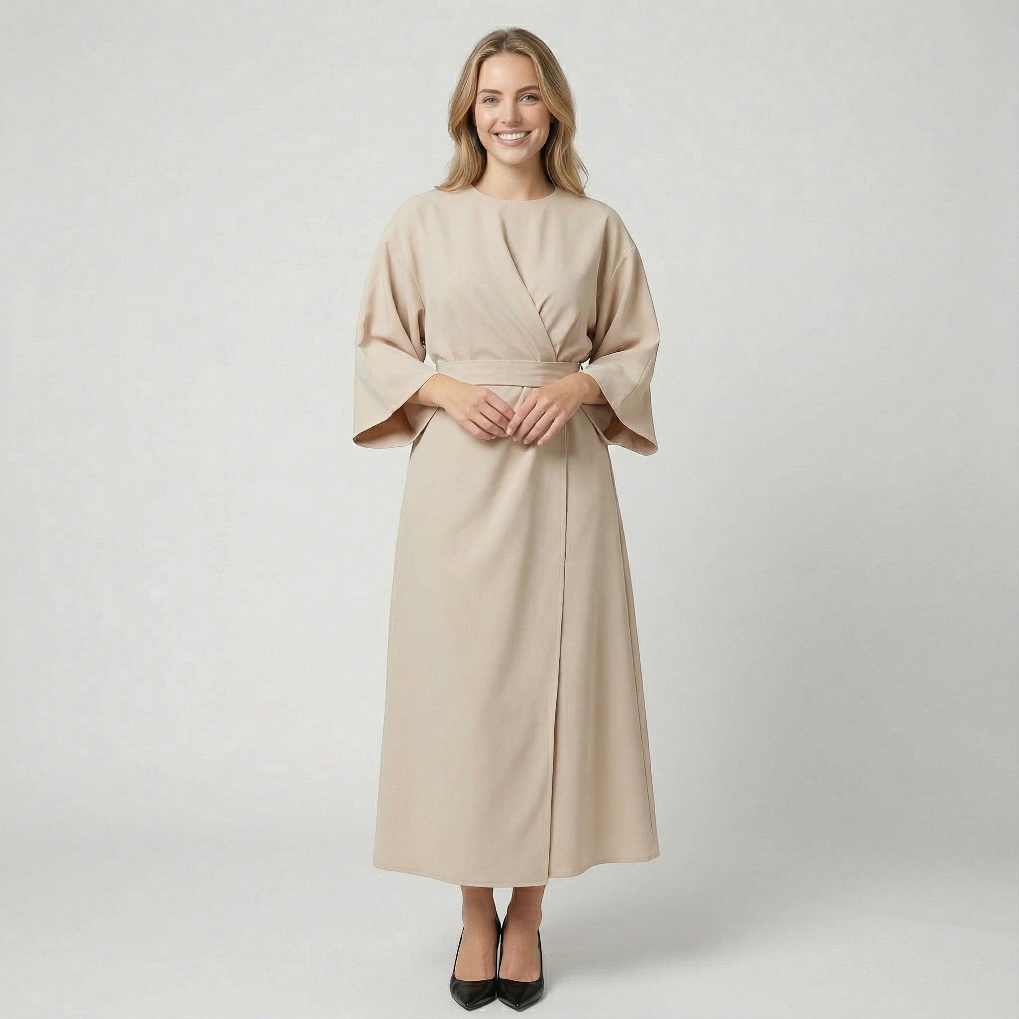 Robe Élégante Femme à Taille Cintrée et Silhouette Fluide