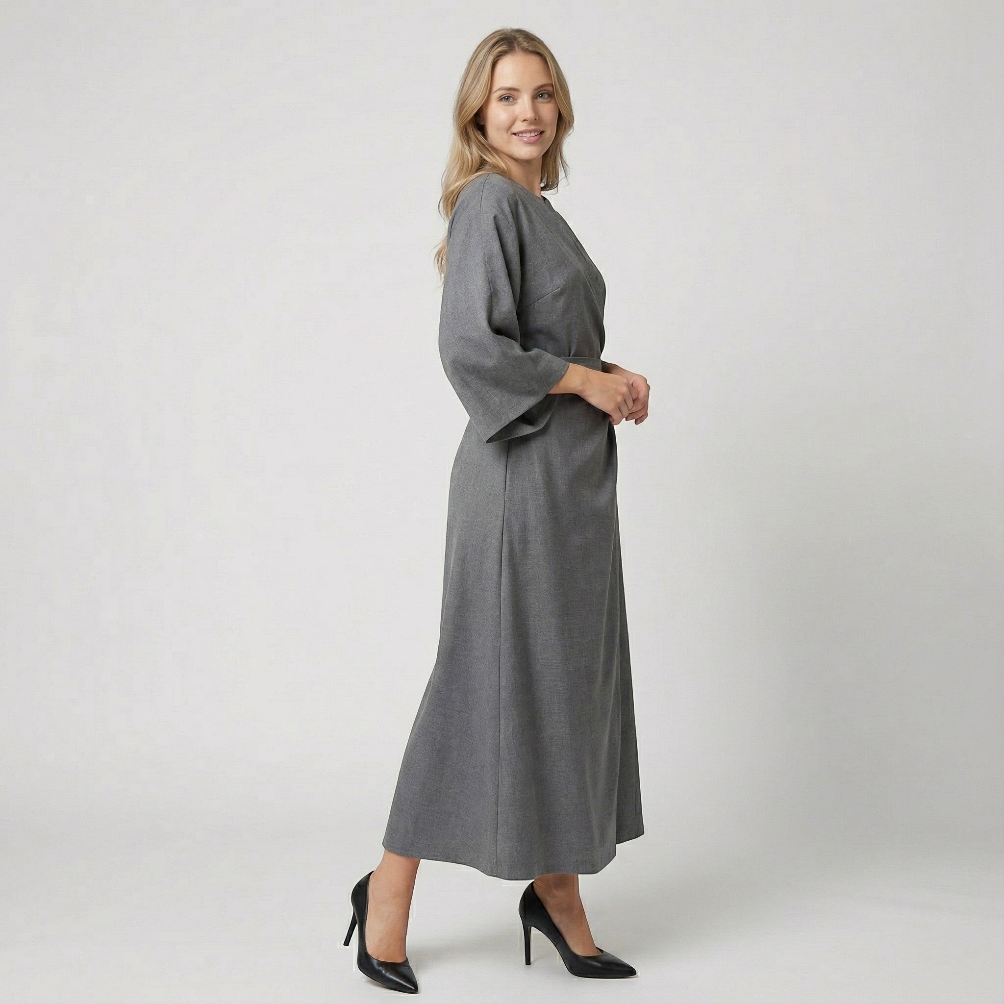Robe Élégante Femme à Taille Cintrée et Silhouette Fluide