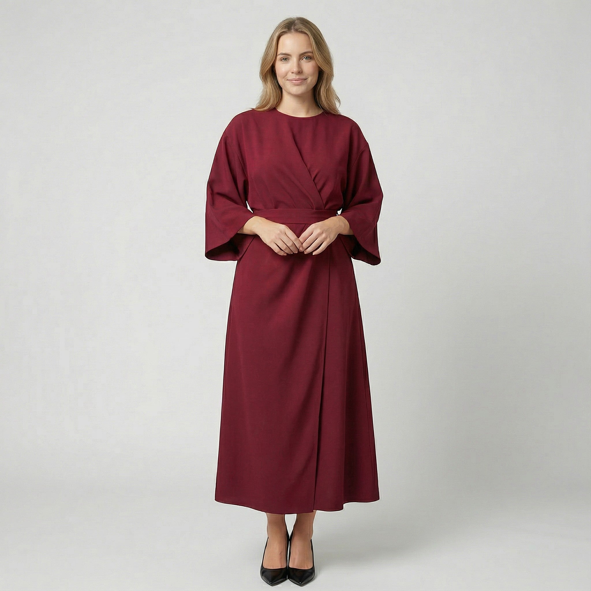 Robe Élégante Femme à Taille Cintrée et Silhouette Fluide