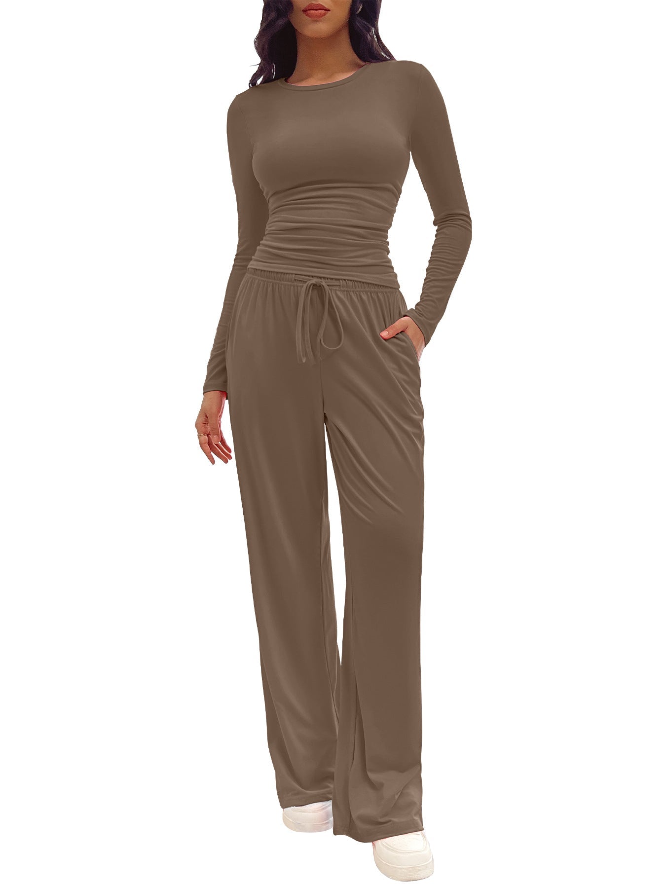 Ensemble Femme Deux Pièces au Style Moderne et Élégant