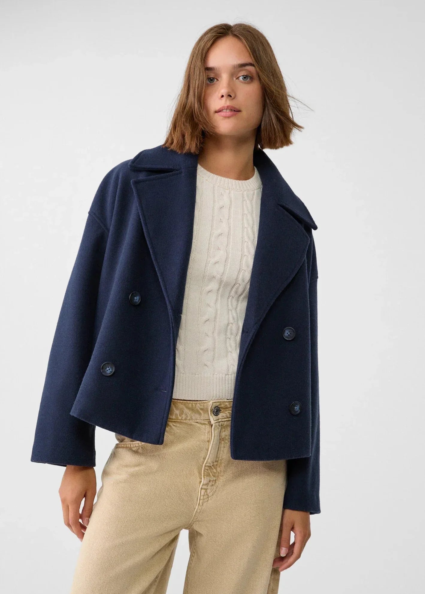 Veste Courte d'Élégance à Double Boutonnage
